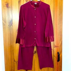 Natori XL Maroon Pajama set with satin sleeves